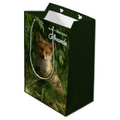 Schattigee Baby Fox in een Green Forest Verjaardag Medium Cadeauzakje (Achterkant Gekanteld)