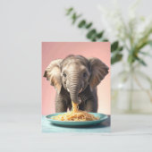 Schattigee Baby Olifant Eating Spaghetti Briefkaart (Staand voorkant)