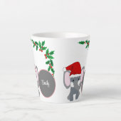 Schattigee Baby olifant met een kerst Pet naam Latte Mok (Voorkant)