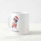 Schattigee Black & Tan Tachshund Kerstnaam Koffiemok (Voorkant links)