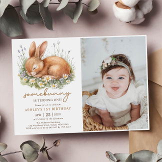 Schattigee Bloemen Bunny Meisje Eerste Verjaardag Kaart