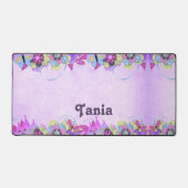 Schattigee bloemen en vlinders op paarse bureaumat (Voorkant)