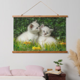 Schattigee Britse Korthaar Kittens in de tuin Hangend Wandkleed