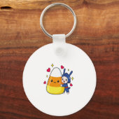 Schattigee Bunny Hugging Candy Corn Sleutelhanger (Voorkant)