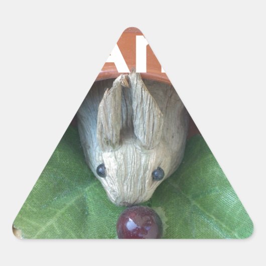 Schattigee Bunny Snacking Driehoek Sticker (Voorkant)