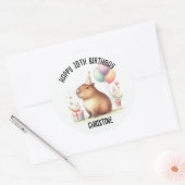 Schattigee capibara verjaardagsfeest gunsten ronde sticker (Envelop)
