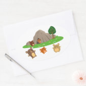 Schattigee Cartoon Beren in een grot Ovale Sticker (Envelop)