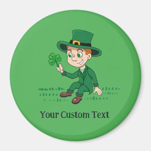 Schattigee cartoon kabouter met klaverblad en rege magneet