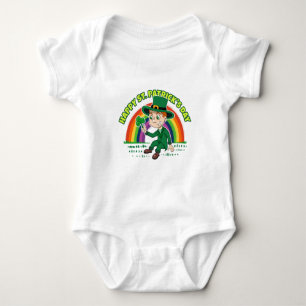 Schattigee cartoon kabouter met klaverblad en rege romper