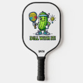 Schattigee Cartoon Pickle met Paddle Dill ermee! (Achterkant)
