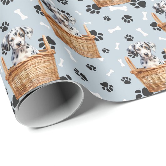 Schattigee Dalmatische Puppy in Basket Paw Print Cadeaupapier (Rol Hoek)