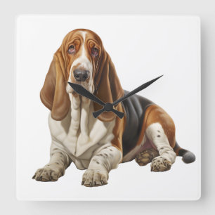 SCHATTIGEE DRIEKLEURIGE BASSETHOND VIERKANTE KLOK