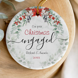 Schattigee eerste Kerst verloving rood Poinsettia Keramisch Ornament