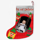 Schattigee ELF Aangepaste Fotonaam Tekst Rode Haak Kleine Kerstsok (Achterkant)