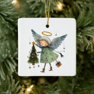 Schattigee engel met een kerstboom keramisch ornament