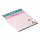 Schattigee giraffe aangepaste naam roze kinderen notitieblok (Schuin)