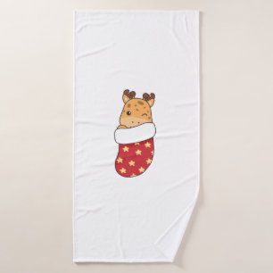 Schattigee Giraffes in kerstsok voor Christmas Gir Badhanddoek