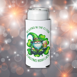 Schattigee Gnome St Patrick's Day met bier