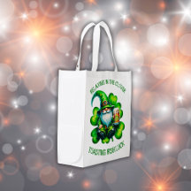 Schattigee Gnome St Patrick's Day met bier |