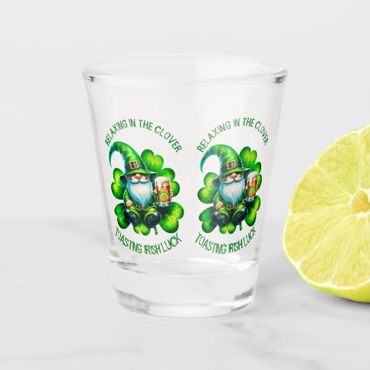Schattigee Gnome St Patrick's Day met bier | Shot Glas (Voorkant)