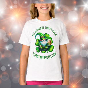 Schattigee Gnome St Patrick's Day met bier T-shirt