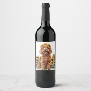 Schattigee Goldendoodle hond met een zonnebloemkro Wijn Etiket