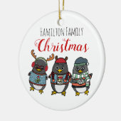 Schattigee Grappige Pinguïns | Aangepaste Familie  Keramisch Ornament (Links)