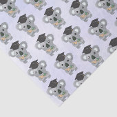 Schattigee grijze koala in een zwarte afstudeerdop tissuepapier (Detail)