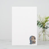 Schattigee grootogige uil met een kop koffie briefpapier (Staand voorkant)