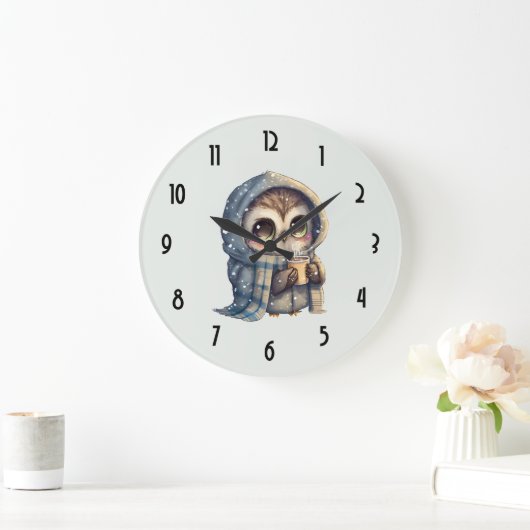 Schattigee grootogige uil met een kop koffie grote klok (Huis)