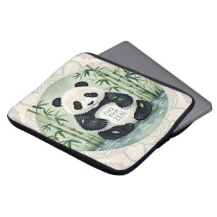 Schattigee Grote Chubby panda zittend in een lotus Laptop Sleeve