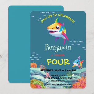 Schattigee haai kleurrijke regenboog verjaardagsfe kaart