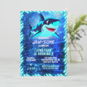 Schattigee haai Neon Glow Blue Pool Party Boys Ver Kaart (Staand voorkant)