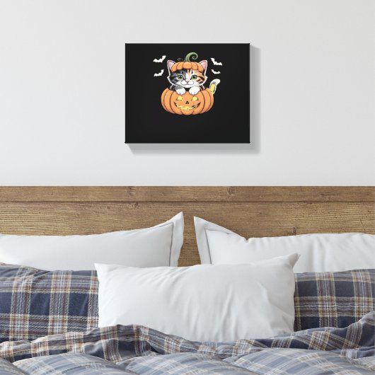 Schattigee Halloween Kitten in een Pumpkin Classic Canvas Afdruk (Insitu (Slaapkamer))