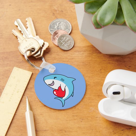 Schattigee Happy Blue Shark met een rood hart Sleutelhanger (Bureau)