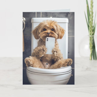 Schattigee Hond Controle Telefoon in Toilet Gevouw Bedankkaart
