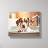 Schattigee hond in bad, ideaal voor badkamer canvas afdruk (Voorkant)