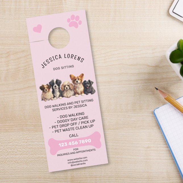 Schattigee hondenuitlaten Pet Puppy Zitten Dienste (cute dogs on pink background door hanger for dog walking, pet sitting or vet)
