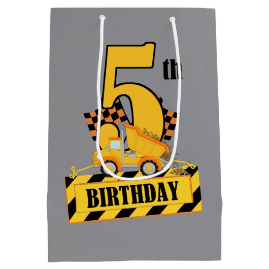 Schattigee jongensbouw Verjaardag 5e Medium Cadeauzakje (Achterkant)