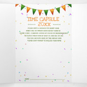 Schattigee kabouter danst met kinder Shamrock-part Drieluik Uitnodiging (Binnenkant midden)