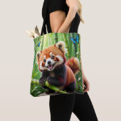 Schattigee Kawaii stijl rode panda in een bamboe b Draagtas (Dichtbij)