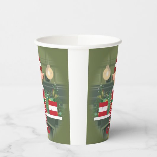 Schattigee kerst elf op plank papieren bekers (Links)
