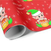 Schattigee Kerst Elf & Sneeuwvlokken op Rood Cadeaupapier (Rol Hoek)