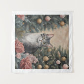Schattigee kerstkat te midden van bloemen en bomen wandkleed (Voorkant (horizontaal))