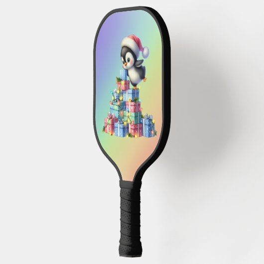 Schattigee kerstpinguïn met geschenken en lichten  pickleball paddle (Links)