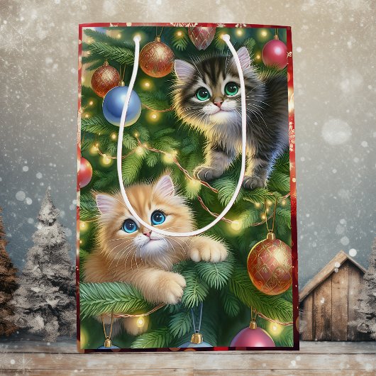 Schattigee Kittens in de kerstboom Medium Cadeauzakje