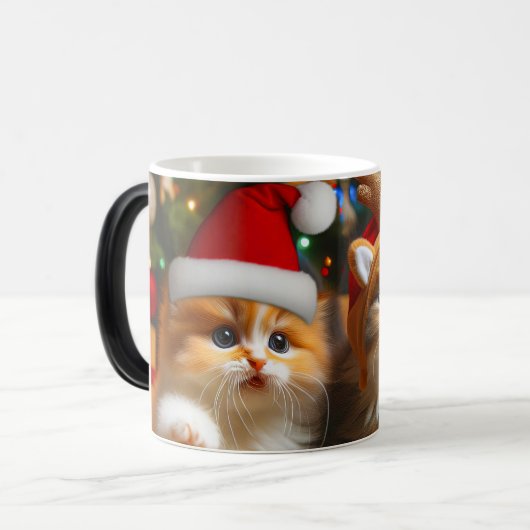 Schattigee kittens met Sinterklaas en rendieren pe Magische Mok (Voorkant links)