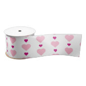Schattigee kleine en grote roze harten op wit lint (Spoel)