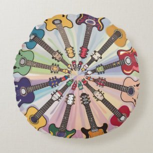 Schattigee kleine ronde cirkel van gitaren rond kussen