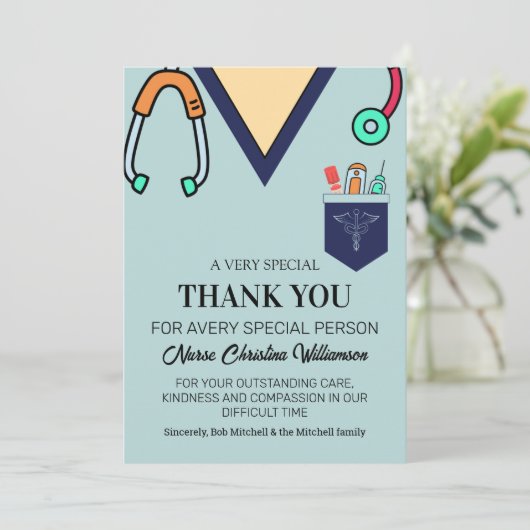 Schattigee kleurrijke scrubs verpleegster dank u k kaart (Staand voorkant)